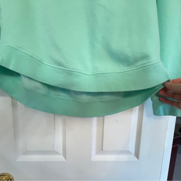 Ladies Large Under Armour sweatshirt - excellent condition, NWOT - Picture 6 of 6